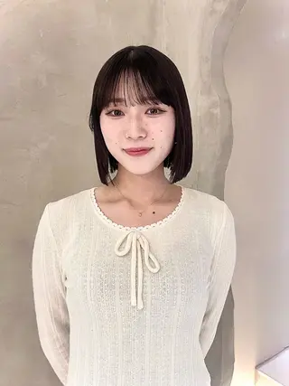 ミディアム カラー effect横浜所属・切りっぱなしボブ/ 艶カラー/綾莉のヘアスタイル