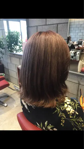 ミディアム 近 沙織のヘアスタイル