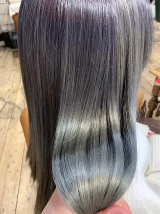 ロング カラー 藤井 貴美子のヘアスタイル