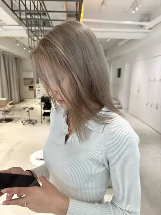 ミディアム カラー MAO SHIRATOのヘアスタイル