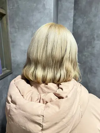 ショート カラー 色落ち可愛い艶ハイト ーン🧊AZUKIのヘアスタイル