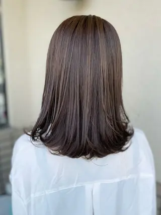 ミディアム カラー 沢田 瞳のヘアスタイル