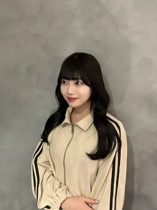 ロング 谷 亜澄のヘアスタイル