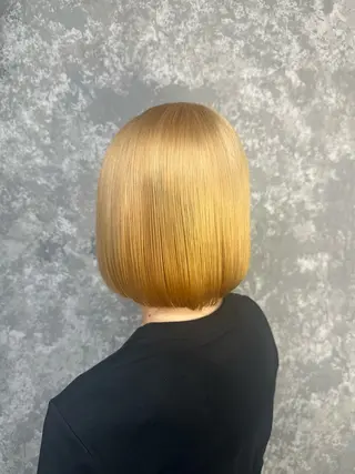 ミディアム カラー ブリーチカラー💙 𝗠𝗜𝗞𝗨のヘアスタイル