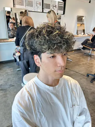 ショート メンズ become men's hair 名駅店所属・名駅/フェザーパーマ 韓国ヘア/森岡のヘアスタイル