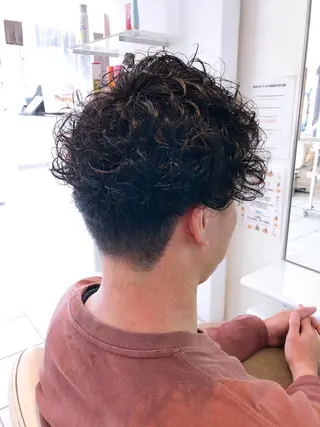 ショート パーマ メンズ 保住 亮太のヘアスタイル