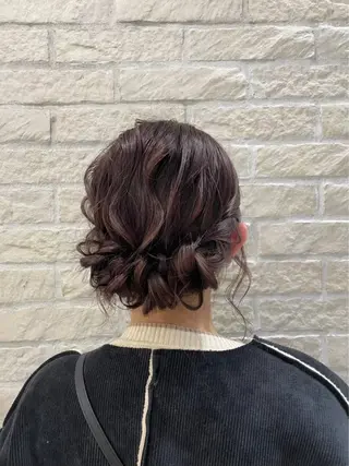 ミディアム カラー ヘアアレンジ 暗髪つや髪💫 岡本彩花のヘアスタイル