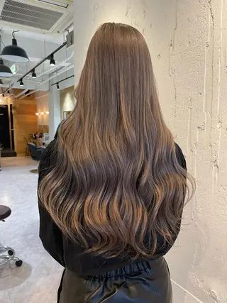 ロング EIGHT 中川原 菜々子のヘアスタイル