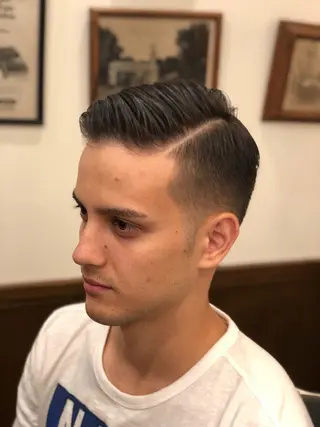 ショート メンズ 近藤 真のヘアスタイル