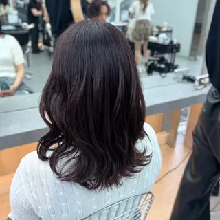 ミディアム カラー 北岡 優々のヘアスタイル