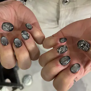 ネイル 🪐富島彩夏 /海外nail🪐のネイルデザイン