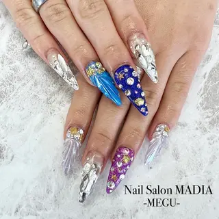 ネイル MADIA藤沢所属・MADIA MEGUのネイルデザイン