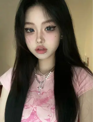 カラー 🍒レイヤーカット/ 暖色カラー🍒のヘアスタイル