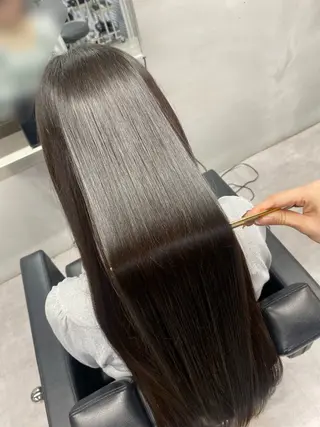 ロング 艶髪/縮毛矯正 🫧辻野海羽のヘアスタイル