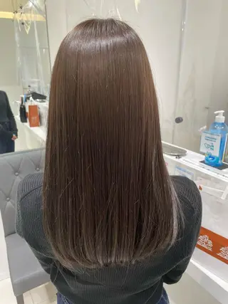 セミロング カラー 巖本 真希のヘアスタイル