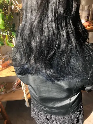 セミロング フジサキ ケンのヘアスタイル