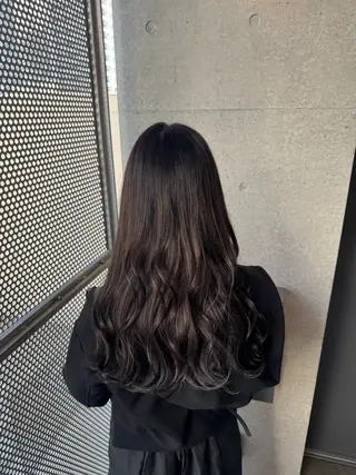 ロング カラー 髙橋 李里亜のヘアスタイル