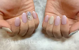 ネイル ネイルリボン 受付スタッフのマツエク・マツパデザイン