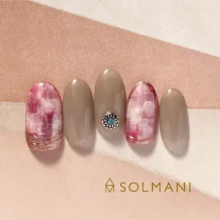 ネイル SOLMANI 予約担当のネイルデザイン