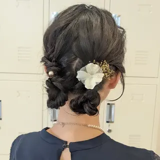 ミディアム ヘアアレンジ 彩桜/艶カラー/小顔 に見せるカット✂のヘアスタイル