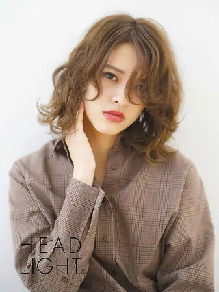 セミロング 上田 桃子のヘアスタイル