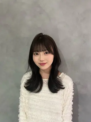 ロング 谷 亜澄のヘアスタイル