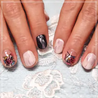 ネイル 山田 麻衣のネイルデザイン