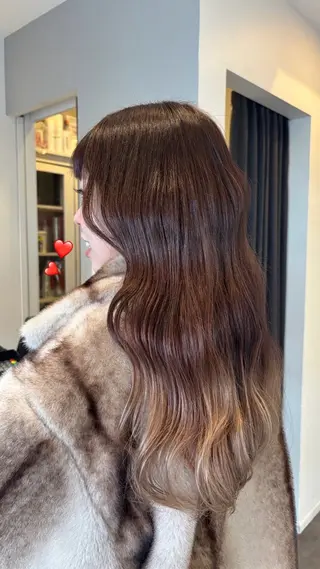 セミロング カラー 栗林 茉那のヘアスタイル