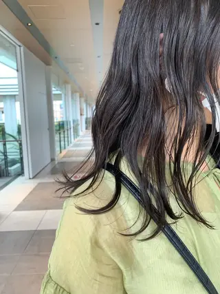 セミロング カラー ヘアアレンジ マエダ リョウのヘアスタイル