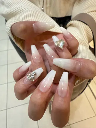 ネイル GO TODAY SHAiRE SALON渋谷Amiu店所属・Risa 🌺のネイルデザイン