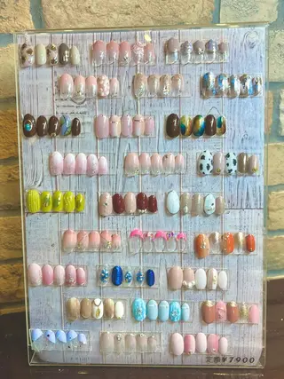 ショート カラー ネイル ネイルサロン リリーブランシュ所属・森 瑞紀のネイルデザイン