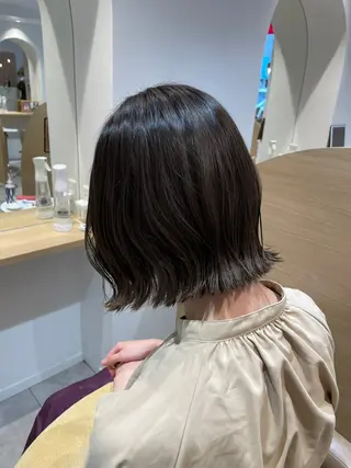 ミディアム カラー MIKU .のヘアスタイル