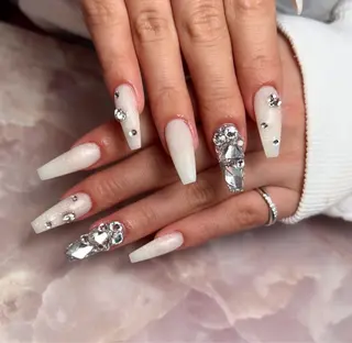 セミロング ネイル nail salon azuのネイルデザイン