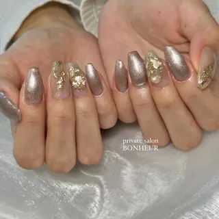 ネイル BONHEUR Annaのネイルデザイン