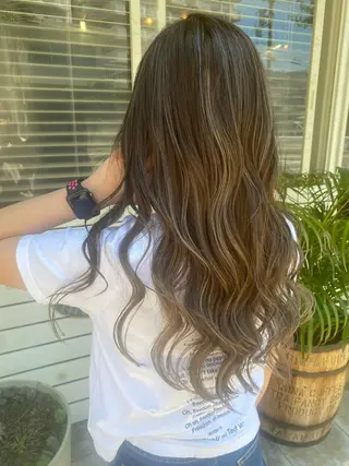 ロング 西元 亜由美のヘアスタイル