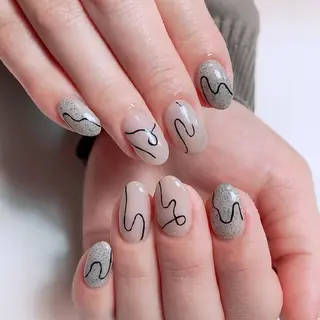 ミディアム ネイル ☺︎山部 志麻☺︎のネイルデザイン