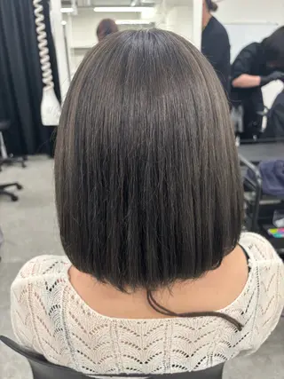 カラー 🤍赤みのない透明感 カラー🤍MEIのヘアスタイル