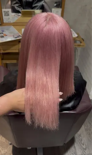 セミロング カラー Afinar／ Yuzumiのヘアスタイル