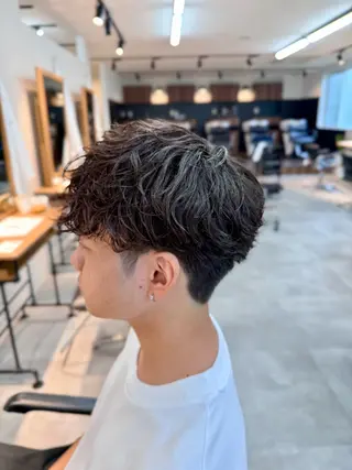 パーマ メンズ MEN'S SALON Cyf千葉所属・韓国ヘア/ センター パート/Yuyaのヘアスタイル