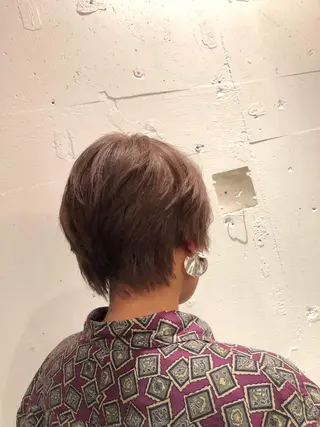 ショート カラー 小森谷 亮太のヘアスタイル