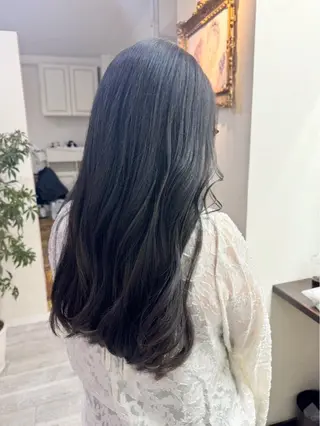 ロング カラー 小嶋 美里のヘアスタイル