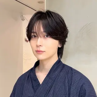 ミディアム パーマ メンズ 岡田大志🇰🇷 中/韓メンズヘアのヘアスタイル