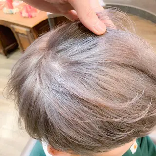 ショート カラー メンズ 透明感カラー/ 韓国ヘア/縮毛矯正のヘアスタイル