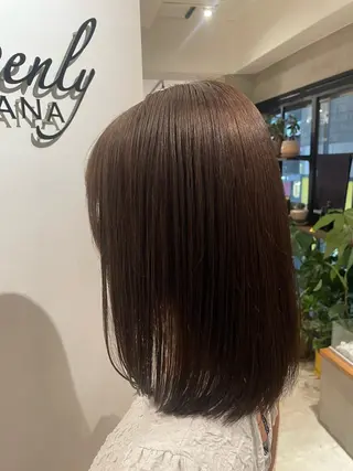 ミディアム カラー NA NAのヘアスタイル