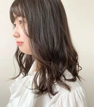 ロング 吉川 陽菜のヘアスタイル