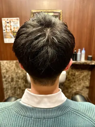 ショート カラー メンズ 深田 千尋のヘアスタイル