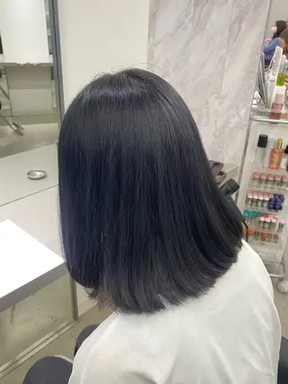 カラー towa /EIGHTのヘアスタイル