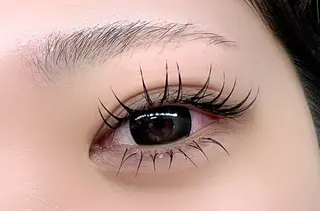 マツエク・マツパ FLY NAIL&Eyelash Salon 梅田店所属・YUKI FUKUMARUのマツエク・マツパデザイン