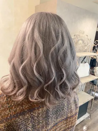 ミディアム カラー 田井中 悠紀のヘアスタイル