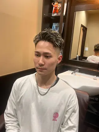 ショート カラー パーマ メンズ BARBERSHOP 秋葉原所属・澤 谷のヘアスタイル